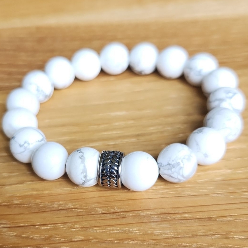 White Howlite Beads Bracelet, Stretch, Hand Crafted - Picture 3 of 9